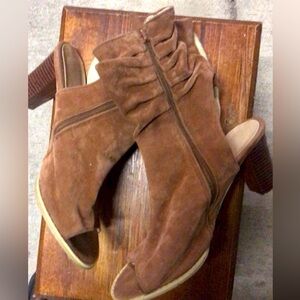Women's Brown Open Toe Block Heel Booties By Liv and Mia Sz 10.5